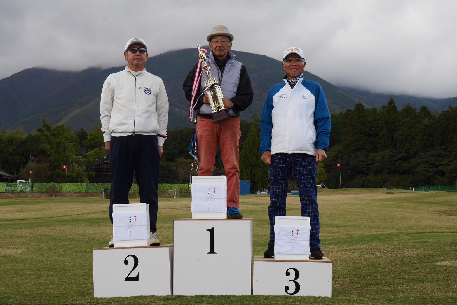 男性の部　優勝、準優勝、３位